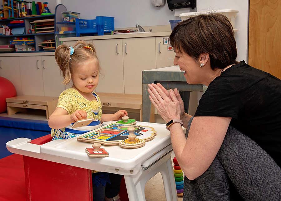 Linda Tobiassen and student